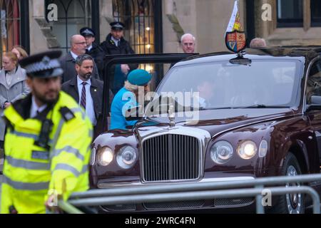 Londres, Royaume-Uni, 11 mars 2024. Sa Majesté la Reine quitte le service du jour du Commonwealth, célébré chaque année depuis les années 1970 à l'abbaye de Westminster. Cette année marque le 75e anniversaire de la création du Commonwealth. Crédit : onzième heure photographie/Alamy Live News Banque D'Images