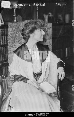Jeannette Rankin, photographie montre Jeannette Pickering Rankin (1880-1973), une membre de la Chambre des représentants qui a été élue en 1916 comme la première femme à servir au Congrès américain., 1917 février 27, Glass négatifs, 1 négatif : Glass Banque D'Images