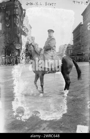 Gen. H.L. Scott, photographie montre le général Hugh Lenox Scott en tant que grand maréchal dans le défilé pour la deuxième investiture du président Woodrow Wilson., 1917 mars 5, négatifs en verre, 1 négatif : verre Banque D'Images