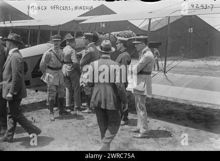 Aviateurs de l'armée française à Mineola, entre env. 1915 et env. 1920, Mineola, négatifs en verre, 1 négatif : verre Banque D'Images