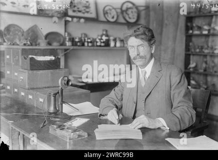 E.T. Seton, photographie montre l'auteur Ernest Thompson Seton (1860-1946) qui a aidé à fonder les Boy Scouts of America (BSA)., entre env. 1915 et env. 1920, négatifs en verre, 1 négatif : verre Banque D'Images