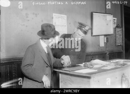 Police de NYC empreintes digitales d'un Allemand 1917, 1917, négatifs en verre, 1 négatif : verre Banque D'Images