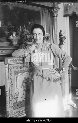 Farrar, photographie montre la chanteuse d'opéra soprano et actrice de cinéma, Geraldine Farrar (1882-1967)., entre env. 1915 et env. 1920, négatifs en verre, 1 négatif : verre Banque D'Images