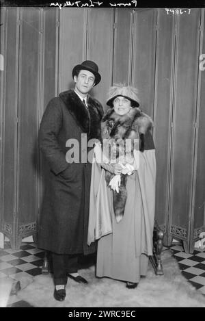 Farrar & Lou Tellegen, photographie montre la chanteuse soprano américaine Geraldine Farrar (1882-1967) avec son mari, acteur et scénariste Lou Tellegen (1881-1934), entre 1916 et CA. 1920, négatifs en verre, 1 négatif : verre Banque D'Images