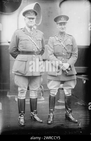 Major Gen. Sir H. Thornton & Gen. Critchley, photographie montrant le commodore de l'Air Alfred Cecil Critchley (1890-1963) qui a servi dans la Royal Air Force britannique avec Sir Henry Worth Thornton (1871-1933), président des chemins de fer nationaux du Canada. Les hommes arrivent à New York sur le navire Aquitania., 1919 avril 25, négatifs en verre, 1 négatif : verre Banque D'Images