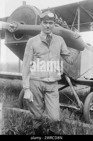 Lt. O. Locklear, photographie montre pilote de cascadeur et acteur de cinéma Ormer Leslie Locklear (1891-1920)., entre CA. 1915 et env. 1920, négatifs en verre, 1 négatif : verre Banque D'Images