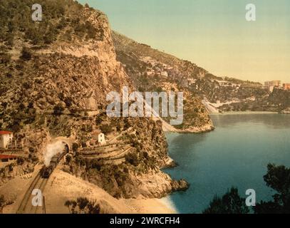 Vue sur la route de la Turbie, Èze et équipée Jean, Riviera, entre env. 1890 et env. 1900., Color, 1890-1900 Banque D'Images