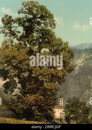 Giornico, église et cascade, équipée Chemin de fer du Gotthard, Suisse, entre CA. 1890 et env. 1900., Color, 1890-1900 Banque D'Images