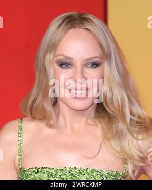 Beverly Hills, États-Unis. 11 mars 2024. Kylie Minogue assiste à la Vanity Fair Oscar Party 2024 organisée par Radhika Jones au Wallis Annenberg Center for the Performing Arts le 10 mars 2024 à Beverly Hills, Californie. Photo : Crash/imageSPACE/SIPA USA crédit : SIPA USA/Alamy Live News Banque D'Images