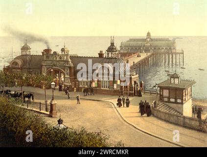 The Pier, Southend-on-Sea, Angleterre, image montre l'entrée de la jetée Southend-on-Sea, la plus longue jetée de plaisance du monde, mesurant 1,34 miles (2,16 kilomètres), entre environ 1890 et env. 1900, Angleterre, South-on-Sea, couleur, 1890-1900 Banque D'Images