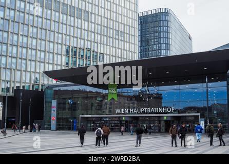 Vienne, Autriche. 25 février 2024. Vue sur l'entrée de la gare centrale de Vienne. (Photo par Igor Golovniov/SOPA images/SIPA USA) crédit : SIPA USA/Alamy Live News Banque D'Images