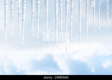 Plan macro de la fonte d'un ciel bleu de type différent et réel à l'extérieur Banque D'Images