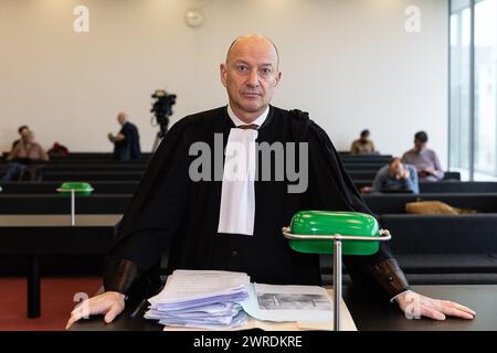 Gand, Belgique. 12 mars 2024. L'avocat Toon Deschepper photographié lors de la séance de verdict dans l'affaire judiciaire contre l'ancien député Van Langenhove et certains de ses collègues du mouvement de jeunesse d'extrême droite flamand 'Schild en Vrienden', accusés de racisme et de sexisme, devant le tribunal correctionnel de Gand, mardi 12 mars 2024. BELGA PHOTO JAMES ARTHUR GEKIERE crédit : Belga News Agency/Alamy Live News Banque D'Images