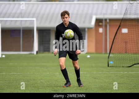 Hatfield, Angleterre. 28 août 2019. Arbitre masculin lors de l'amical entre Arsenal Women FC Development Under 12 et Swansea City Girls Development Under 12 au University of Hertfordshire Sports Village à Hatfield, Angleterre, Royaume-Uni le 28 août 2019. Crédit : Duncan Thomas/Majestic Media. Banque D'Images