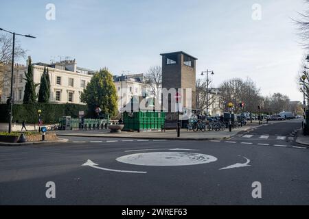 LONDRES - 24 JANVIER 2024 : Warwick Avenue Underground Station, une station de métro dans le quartier de Little Venice dans le nord-ouest de Londres Banque D'Images