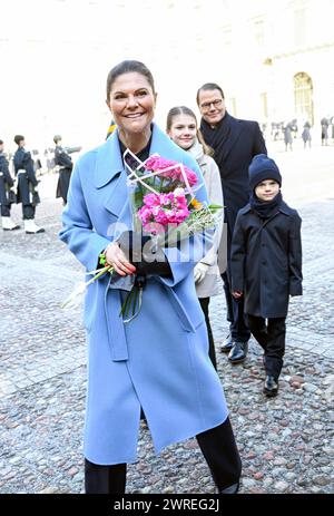 Stockholm, Suède. 12 mars 2024. STOCKHOLM, SUÈDE 20240312La princesse Victoria, la princesse Estelle, le prince Oscar et le prince Daniel célèbrent le jour du nom de Victoria dans la cour intérieure du palais de Stockholm. Photo : Fredrik Sandberg/TT/Code 10080 crédit : TT News Agency/Alamy Live News Banque D'Images