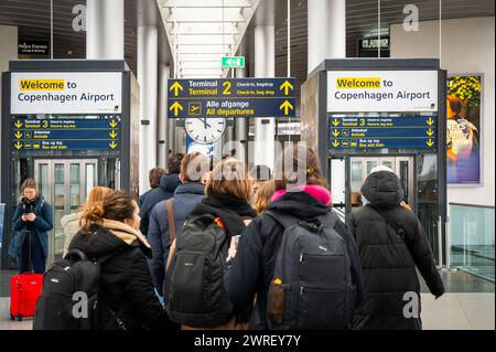 Panneaux indiquant 'Bienvenue à l'aéroport de Copenhague' à l'aéroport Kastrup de Copenhague, Danemark Banque D'Images