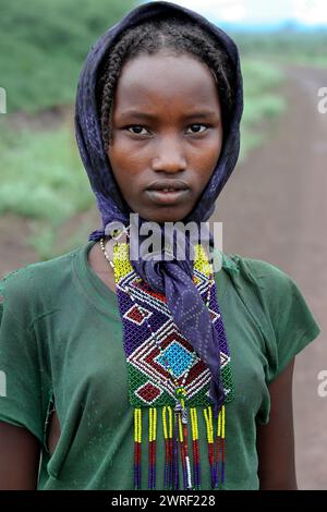 SUD OMO - ETHIOPIE - 26 NOVEMBRE 2011 : Portrait de la vieille femme non identifiée de la tribu africaine Dasanech, en 26 novembre 2011 à Omo Rift Val Banque D'Images