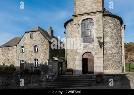 Sosoye compte au rang des plus beaux village de la Wallonie, ce petit village du Condroz et de l'entite d'Anhee est traversée par la Molignee. La drais Banque D'Images