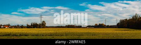Panorama d'automne ou d'été indien cousu haute résolution près de Tabertshausen, Deggendorf, Bavière, Allemagne Tabertshausen az 001-Pano Banque D'Images