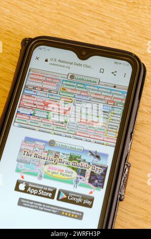 Site Web US National Debt Clock sur un smartphone Banque D'Images