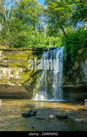 Cascades du Hérisson, célèbre monument local dans le Jura, France Banque D'Images