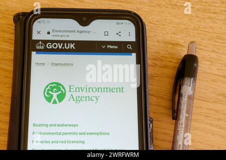 Site Web du gouvernement britannique de l'Agence de l'environnement sur smartphone Banque D'Images