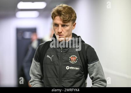 George Byers de Blackpool arrive avant le match de Sky Bet League 1 Northampton Town vs Blackpool au Sixfields Stadium, Northampton, Royaume-Uni, le 12 mars 2024 (photo de Craig Thomas/News images) Banque D'Images