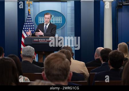 WASHINGTON - 12 MARS : Jake Sullivan, conseiller à la sécurité nationale des États-Unis, prend la parole lors d'une conférence de presse dans la salle de conférence de presse James S. Brady à la Maison Blanche à Washington, DC, aux États-Unis, le mardi 12 mars, 2024. la Maison Blanche a annoncé une aide militaire de 300 millions de dollars à l'Ukraine, dernière initiative de l'administration Biden pour obtenir de l'aide à Kiev alors que le Congrès est toujours dans l'impasse. Photographe : Tom Brenner/Pool/Sipa USA crédit : Sipa USA/Alamy Live News Banque D'Images