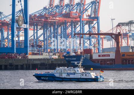 Port de Hambourg, Elbe, trafic maritime, police des eaux, WS37 en patrouille, Hambourg, Allemagne Banque D'Images