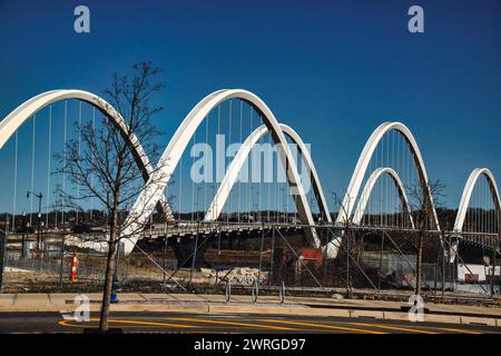 Arches du Fredick Douglass Memorial Bridge à Washington DC. Banque D'Images