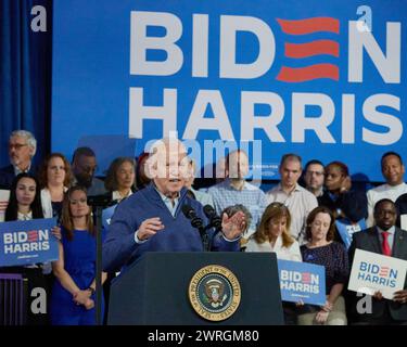 Wallingford, PA, États-Unis - 08 MARS 2024 - le président Joe Biden prononce un discours lors d'un événement de campagne à la Strath Haven Middle School. Banque D'Images