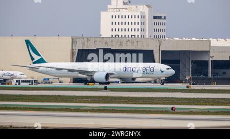 B-KQM Cathay Pacific Boeing 777-367ER AM Aéroport International de Los Angeles LAX / KLAX Los Angeles, Kalifornien, USA, Vereinigte Staaten von Amerika, 17.02.2024 *** B KQM Cathay Pacific Boeing 777 367ER at Los Angeles International Airport LAX KLAX Los Angeles, Californie, USA, Etats-Unis d'Amérique, 17 02 2024 Banque D'Images