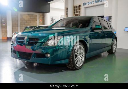 La MG Rover RDX60, prototype de ce qui serait devenu les Rover 55 et 35, remplace la 25/45, maintenant exposée au British Motor Museum Banque D'Images