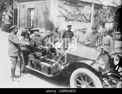 Correspondant de guerre américaine, Allemagne, entre c1915 et c1920. Wilbur H. Durborough, un correspondant américain qui s'est rendu en Allemagne en 1915 pour tourner des images filmées de la première Guerre mondiale Banque D'Images