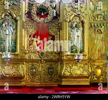 Iconostase de l'église Saint-Nicolas-le-merveilleux ouvrier, Rostov Velikii, 1911. Banque D'Images