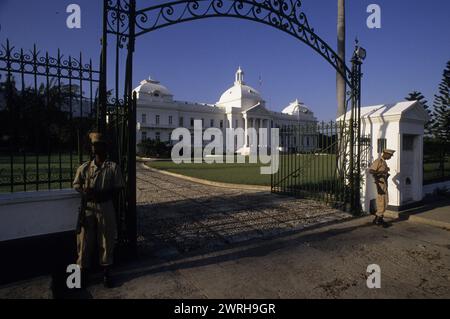 18 mai 1994;Port-au-Prince, Haïti-le Palais National d'Haïti photographié ici en 1994 était la résidence officielle du président d'Haïti, locat Banque D'Images