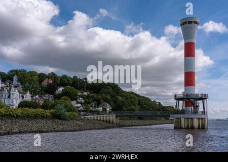 Il s'agit du phare bas à Blakenese, un endroit célèbre en bord de mer le 13 septembre 2022 à Hambourg, en Allemagne Banque D'Images