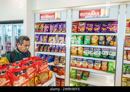 Merida Mexique, Manuel Crescencio Rejon Merida Aéroport International, intérieur, terminal hall zone de porte, magasins de proximité Busi d'affaires Banque D'Images