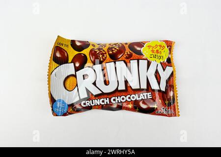 Lotte Crunky Crunky Crunch Chocolate Balls - pays de Galles, Royaume-Uni - 12 mars 2024 Banque D'Images