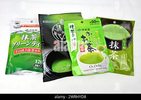 Sélection de thés verts matcha japonais - pays de Galles, Royaume-Uni - 12 mars 2024 Banque D'Images