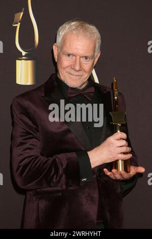 LOS ANGELES - DEC 9 : Stéphane Cornicard au 10e gala annuel de la Society of Voice Arts and Sciences Voice Awards cercle des gagnants au Beverly Hilton Banque D'Images