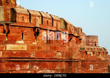 Vue partielle du mur de fortification du Fort d'Agra (Rouge), Agra, Uttar Pradesh, Inde Banque D'Images