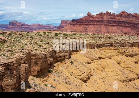 Vue sur le canyon Spotted Wolf le long de la I-70 dans le centre de l'Utah, États-Unis Banque D'Images