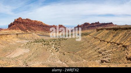 Vue sur le canyon Spotted Wolf le long de la I-70 dans le centre de l'Utah, États-Unis Banque D'Images