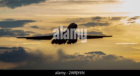 Un bombardier B-1B lancer affecté au 77th Weapons Squadron à Dyess Air Force base, Texas, décolle lors d'une école d'armes de l'US Air Force School Banque D'Images