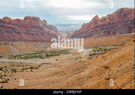 Vue sur le canyon Spotted Wolf le long de la I-70 dans le centre de l'Utah, États-Unis Banque D'Images