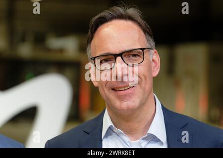 Essen, Allemagne. 13 mars 2024. Marc Spieker, directeur financier d'EON, sur le podium lors de la conférence de presse annuelle d'Eon se pour 2023 crédit : Henning Kaiser/dpa/Alamy Live News Banque D'Images