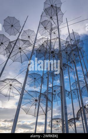 Sculpture de parapluies de George Zongolopoulos à Thessalonique, Grèce Banque D'Images