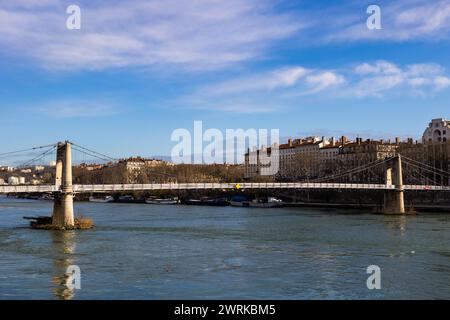 Passerelle piétonne du Collège à Lyon, permettant la traversée du Rhône Banque D'Images